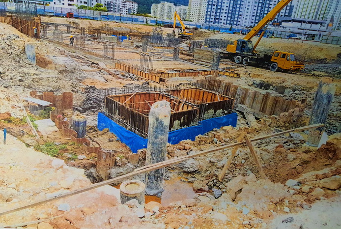 Sheet Piles Sheet piles and i bean works at Golden Triangle 2.